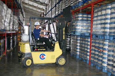 Id 5272 Forklift In A Jacksonville Fla Warehouse