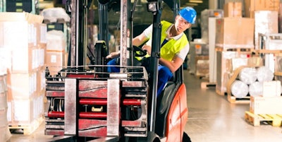 Id 7595 Forklifts And Lifting Equipment Safety 596x300