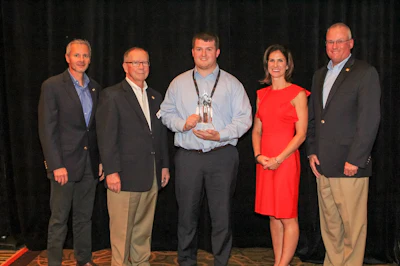 Id 24231 Distributor Of The Year Rg Mearn