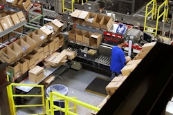 Id 32333 Warehouse Worker T