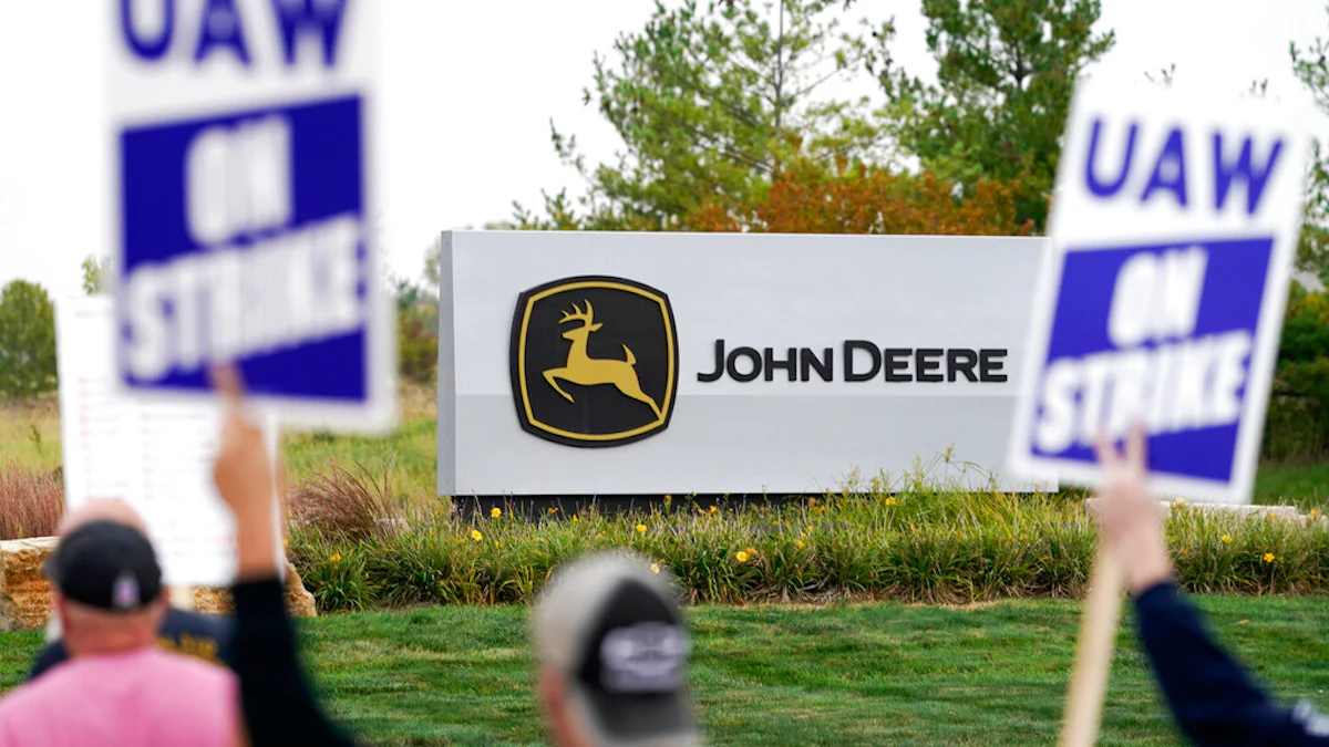 Judge Order Restricts Strikers' Conduct at Iowa Deere Plant - Vimarsana News