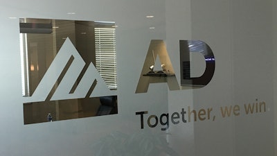 Ad Logo E