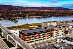 The facility is coupled with multistack eco-friendly modular chillers and 450 rooftop solar panels.
