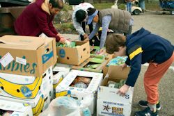 Food is distributed at a Last Mile Food Rescue pop-up food pantry, Cincinnati, Nov. 2021.
