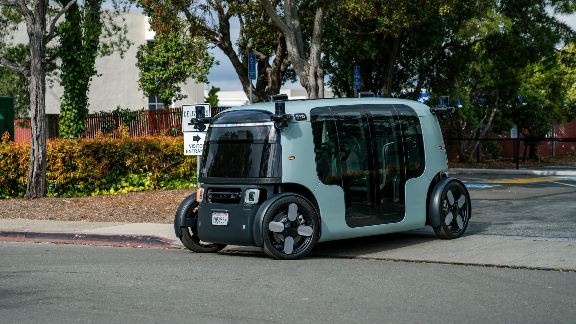 Amazon Unit Zoox Tests Robotaxi on California City's Streets - Vimarsana News