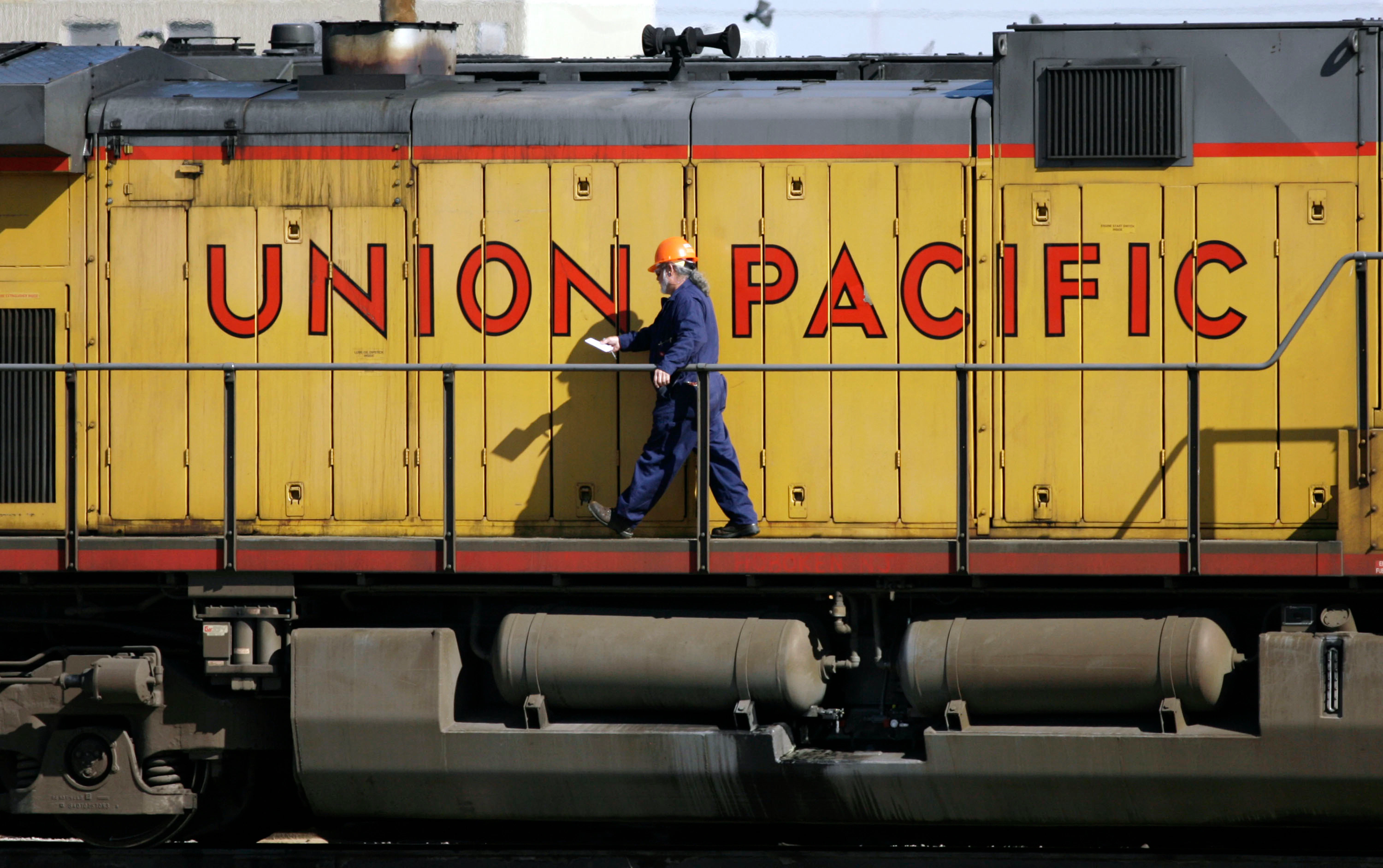 Union Pacific Railroad to Renew Push for 1-Person Crews - Vimarsana News