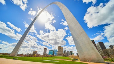 St Louis Arch I Stock 1491045514