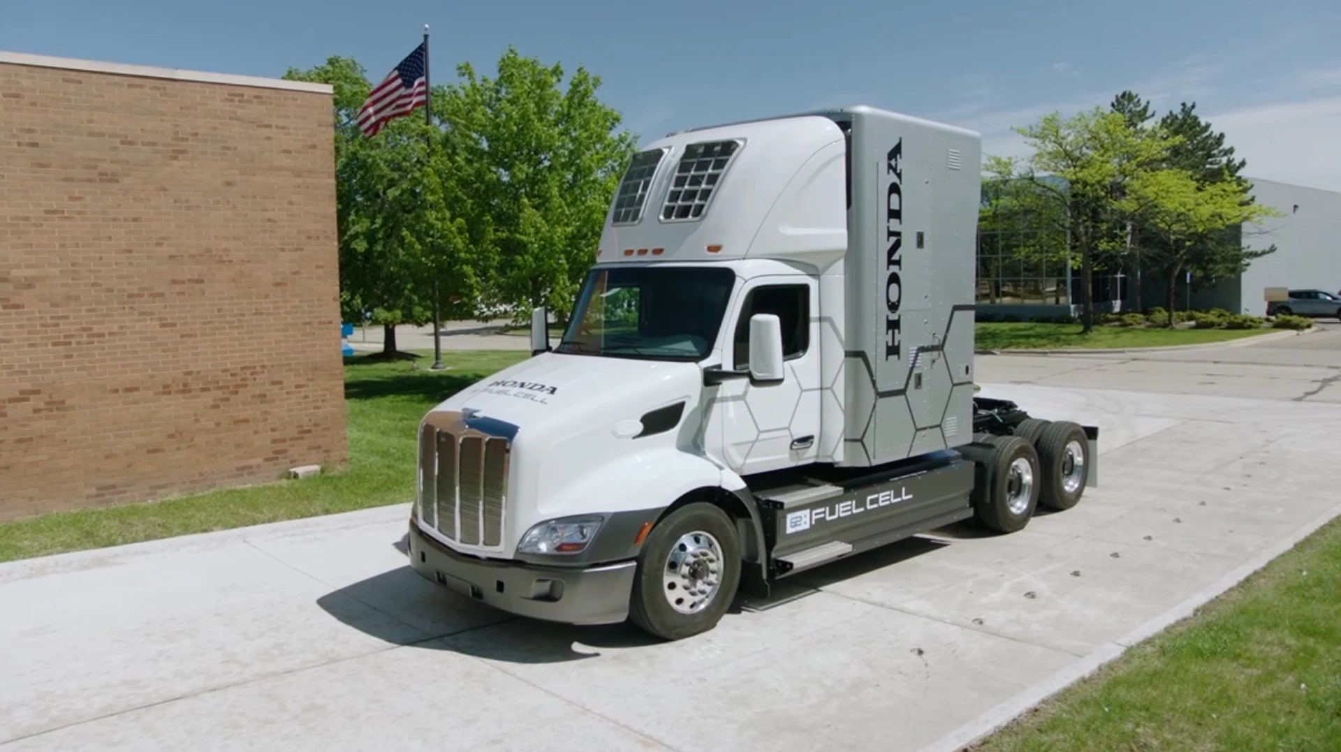 Honda Debuts Class 8 Hydrogen Fuel Cell Truck Concept - Vimarsana News