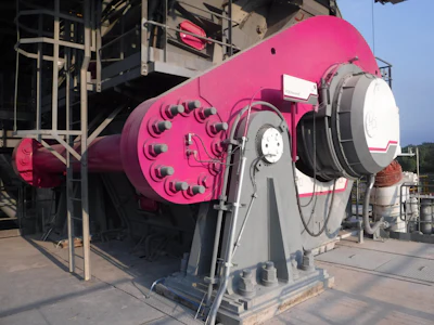The FCB Horomill (horizontal roller mill).
