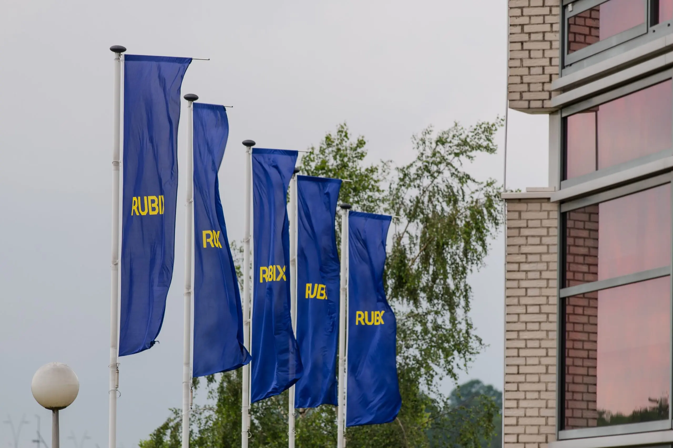 Netherlands Exterior Five Flags Branding Logo Advance Scaled