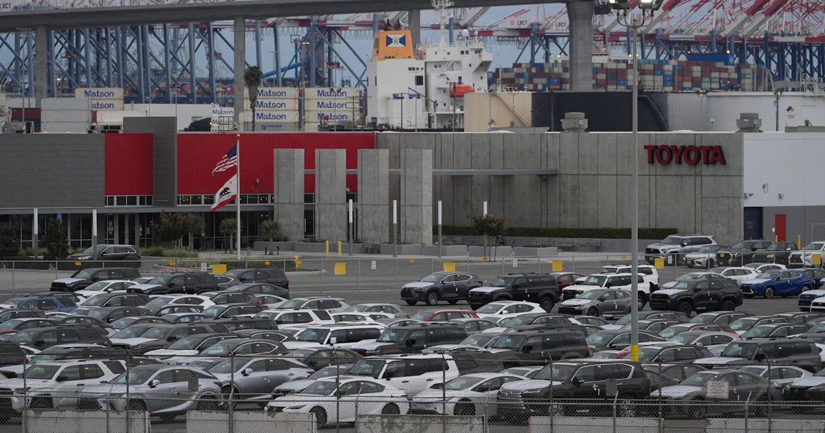 Distribution Point Server Wholesale Price Inflation Slows Last Month as Gas, Food Costs Fall ...